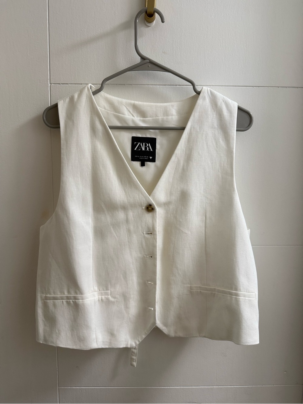 ZARA Cream Button-Front V-Neck Vest
